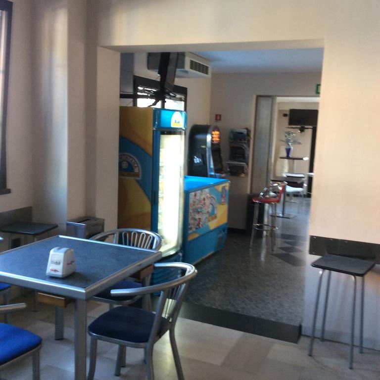 Готель Caffetteria Dell'Angolo Borghetto Secondo Екстер'єр фото